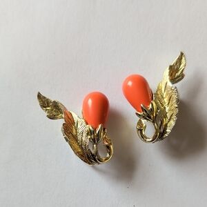 Sarah Coventry Gold and Coral Clip On Earrings